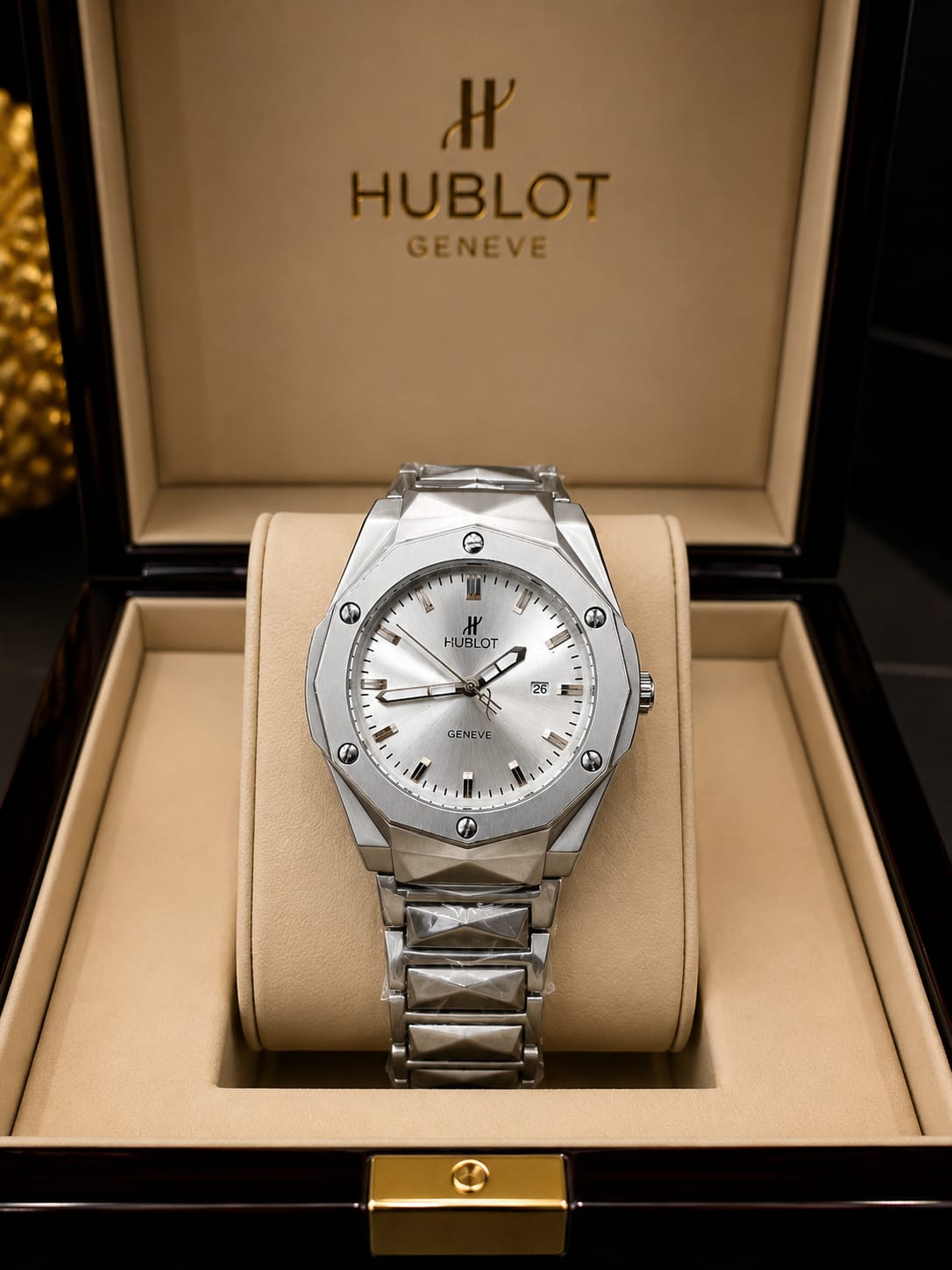 QFTdqgYVvuNofGO3aiLtDOXfPakSWhDts09jssxB Hublot Boys Watch - Image 1